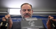 Ábalos cambia de abogado ante el temor a ingresar en prisión provisional y a la posible imputación de su hijo Víctor