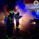 Los bomberos extiguen el incendio de dos vehículos en Las Dunas