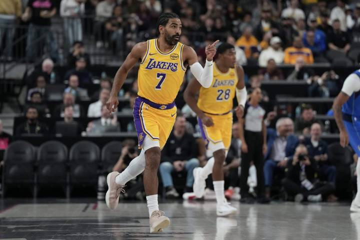 What the Lakers' final preseason game revealed about their Week 1 rotation
