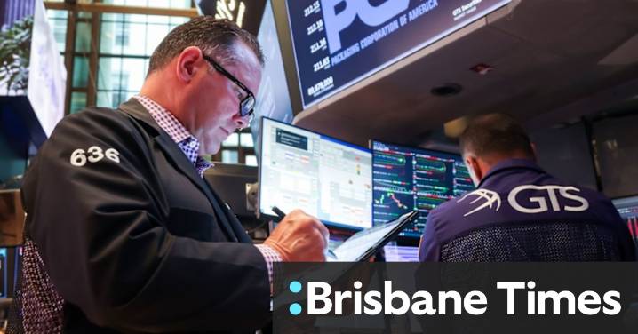 Banks boost ASX, Aussie dollar stronger; Nuix chief resigns