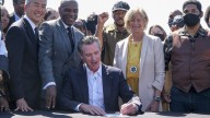 California funda una oficina para resarcir a descendientes de esclavos