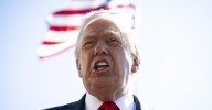 Trump dice que quizá debería "expulsarse" a España de la OTAN