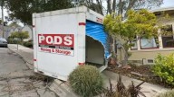 Denuncian robo de contenedor fuera de vivienda en Oakland