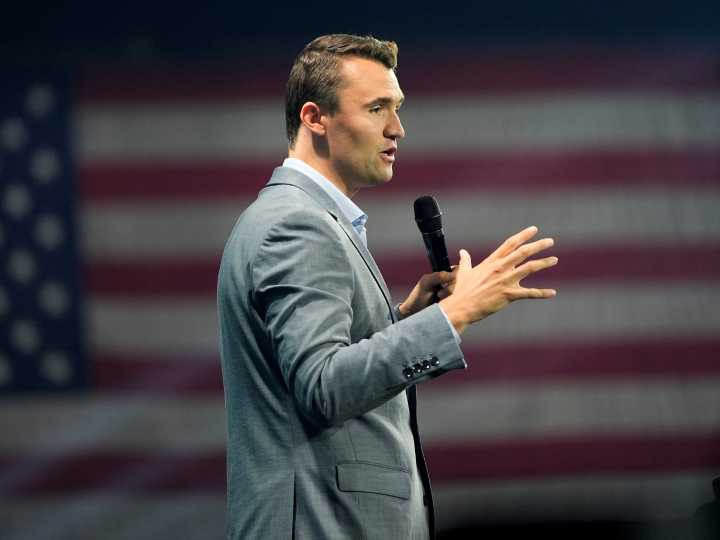 Cuáles son los libros que Charlie Kirk recomienda para entender la política actual