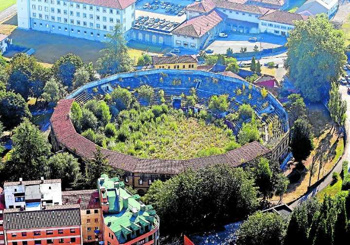 El alcalde de Oviedo pospone la obra de la plaza de toros y relega la margen izquierda de Santullano