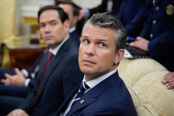 Funcionarios cercanos a Trump animan a oficiales federales desplegados en Memphis