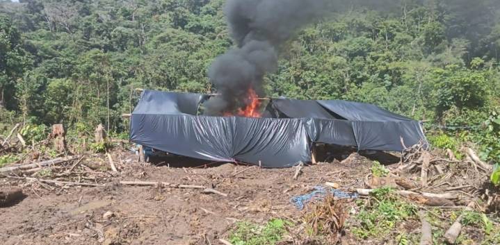 Golpe a la informalidad: Destruyen 30 campamentos dedicados a la minería ilegal en Amazonas