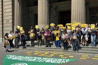 Red Chilena contra la Violencia hacia las Mujeres realiza protesta frente a la Corte Suprema tras liberación de Mauricio Ortega