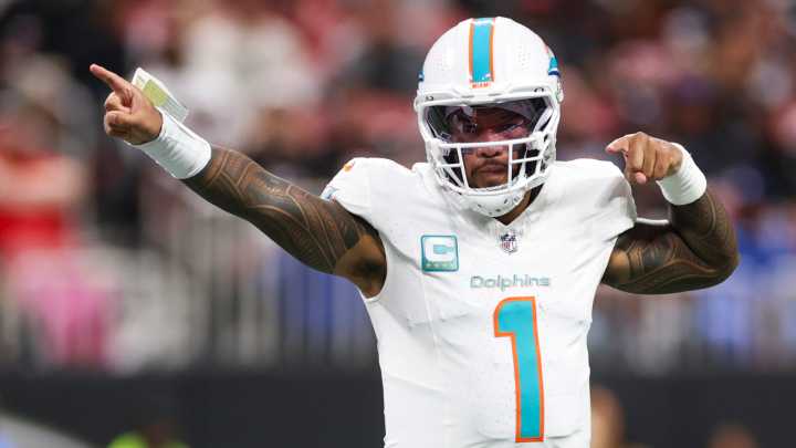 The 'NFL yearly completion % leaders' quiz