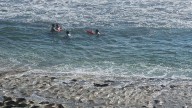 Rescatan a 3 bañistas en playas de Mazatlán