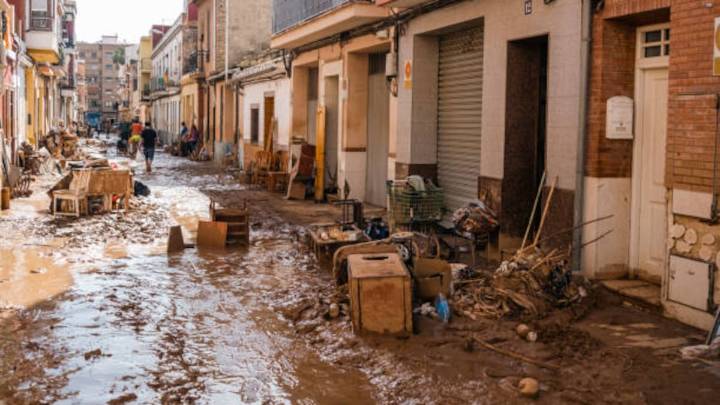 La resurrección de dos librerías que quedaron arrasadas por la DANA: "Desde entonces, no hemos dejado de pelear"