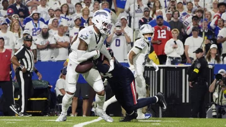 Bills 'played with their food' vs. Patriots and slip in power rankings