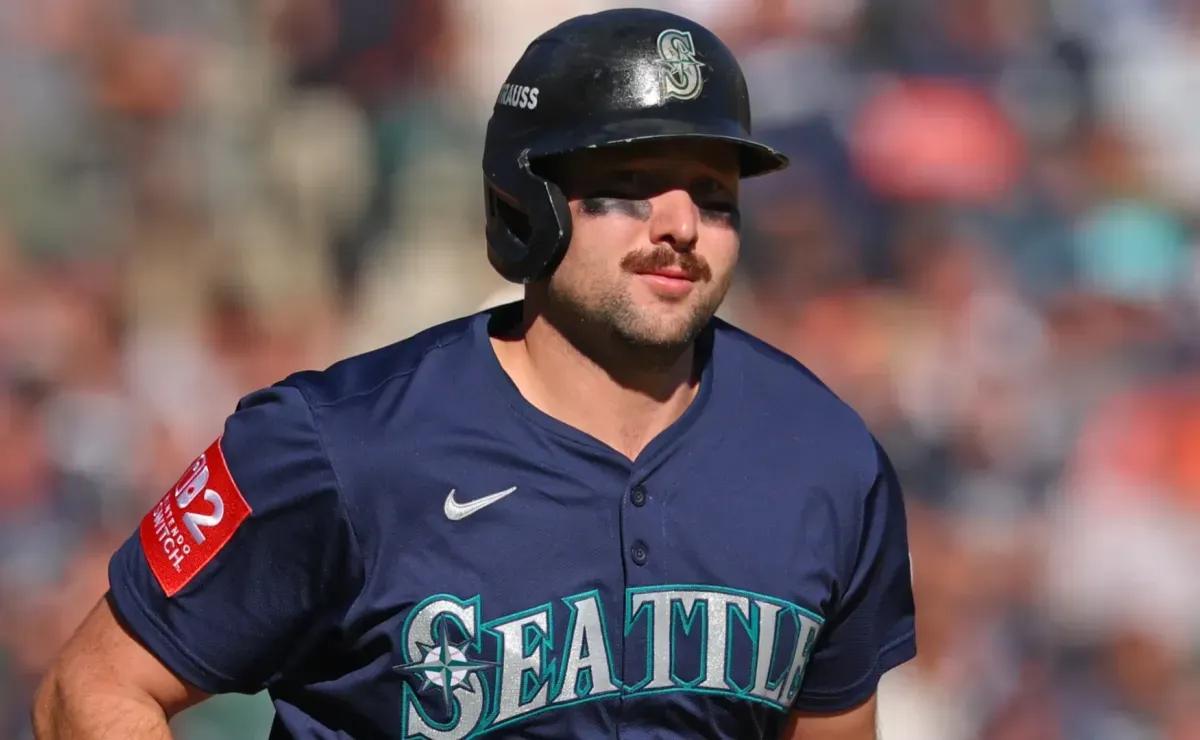 Mariners’ Cal Raleigh sends emotional message to Logan Gilbert after 15