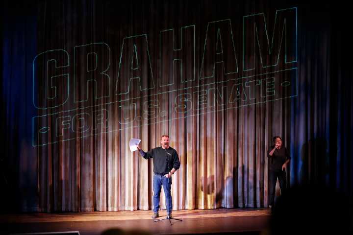 Graham Platner’s mother and a defiant crowd show up for him after a ‘bad week’