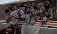 Pálidos y delgados, los detenidos de Gaza vuelven a su hogar gracias al canje de rehenes