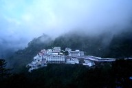 Vaishno Devi Yatra likely to resume tomorrow as weather improves: SMVDSB