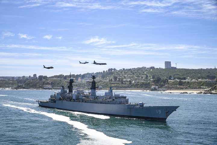 Unidades de la Armada de Chile culminaron entrenamiento anual el el sur por mar, aire y tierra 