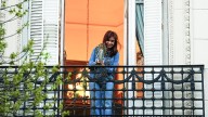 Cristina en el balcón, con la virgen de Luján
