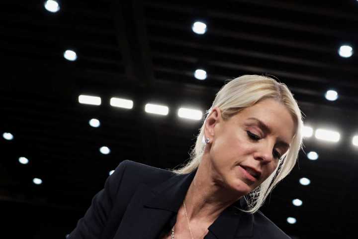'Anarchist' tries to hire $45K hit man to kill Pam Bondi: authorities