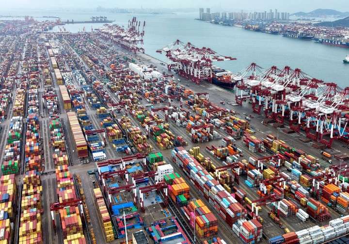 China y EE UU vuelven a la carga y se imponen mutuamente nuevas tasas al transporte marítimo