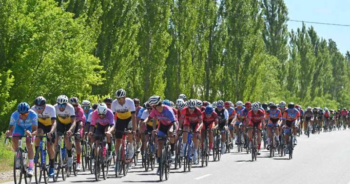 Se presentó la 82° edición de la Vuelta al Valle de ciclismo en Allen