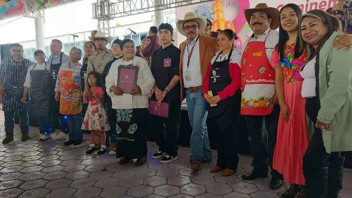 Premian en Yauhquemehcan el mejor mole durante festival