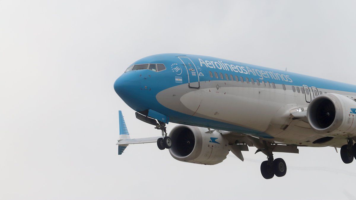 Cómo funciona Aeroparque ahora después de la falla de un avión de Aerolíneas Argentinas