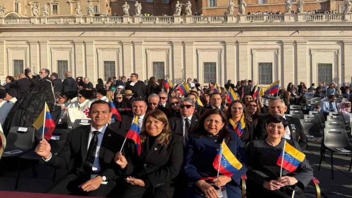 Papa León XIV Envía Caluroso Saludo a Delegaciones en la Canonización de Siete Santos en el Vaticano
