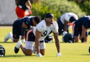Austin Booker returns to practice for Chicago Bears, who need a boost in their pass rush