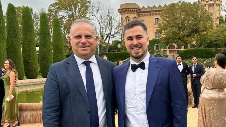 Una pareja se casará con sus perros como testigos: "Son parte de nuestra historia de amor"