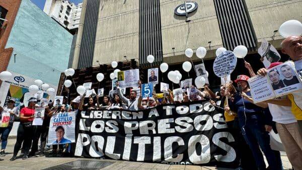 ONG Comité por la Libertad exige a Fiscalía investigar “agresiones” en una misa por presos políticos