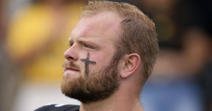 What does Iowa center Logan Jones think of his Pro Football Focus grade?