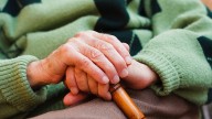 Encuentran el cadáver de un hombre de 83 años en el congelador de una residencia de ancianos en EE UU