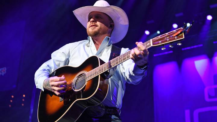 Cody Johnson cancels 2025 tour due to ear surgery