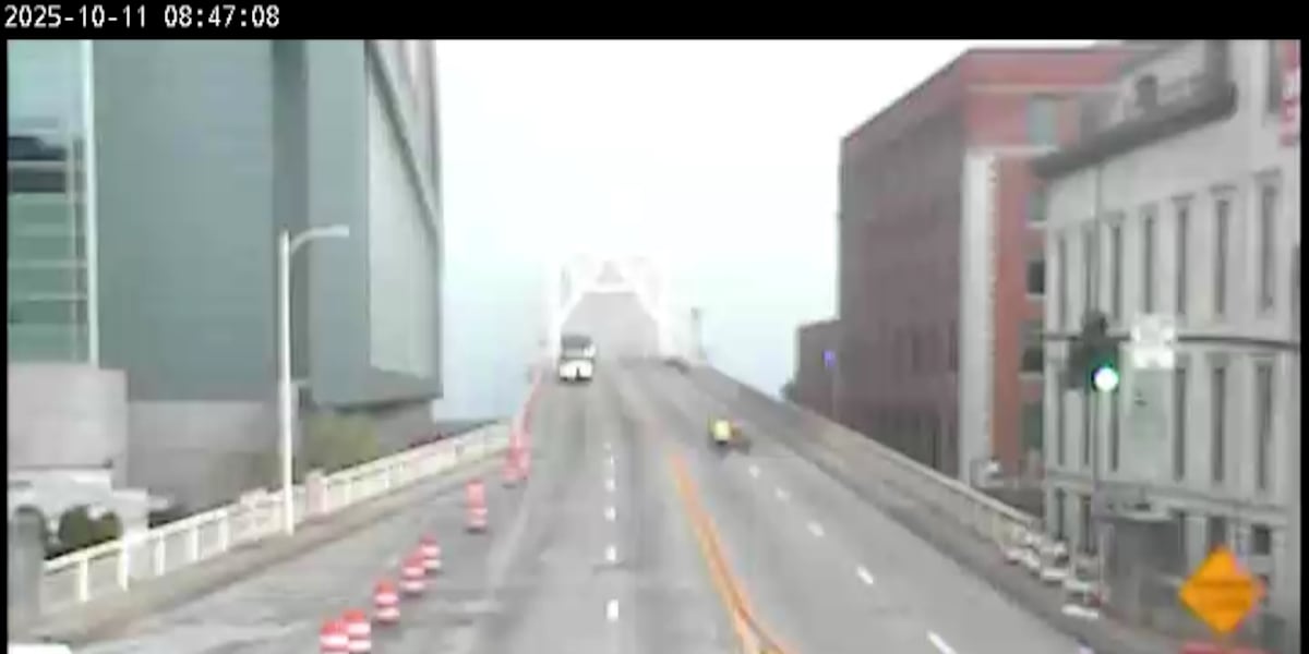 1 injured in multi-vehicle crash on Clark Memorial Bridge