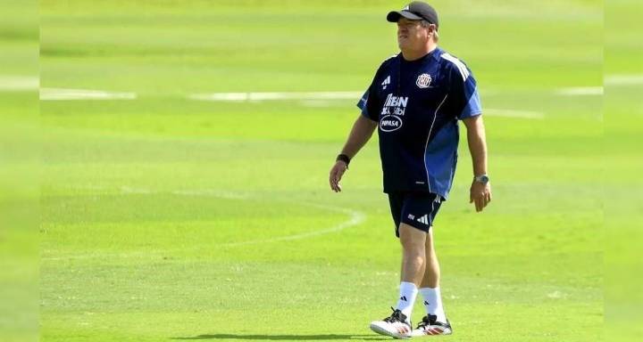 ‘El que no tiene presión, no trabaja’: Piojo Herrera calienta el duelo ante Nicaragua