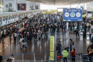 "Era en tono de broma": El trasfondo de la falsa alerta de bomba que movilizó este lunes al Aeropuerto de Santiago