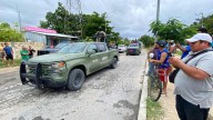 Viven padres del Colegio Mayaland momentos de pánico durante desalojo en Playa del Carmen
