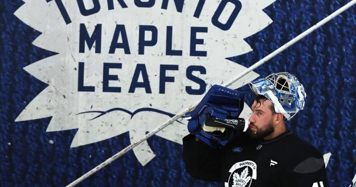 Leafs goaltender Stolarz takes aim at his teammates’ play.