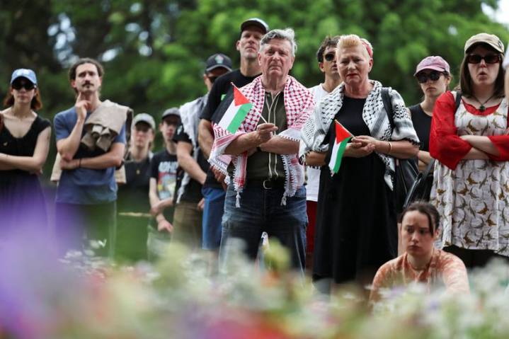 Tens of thousands attend pro-Palestinian rally in Sydney