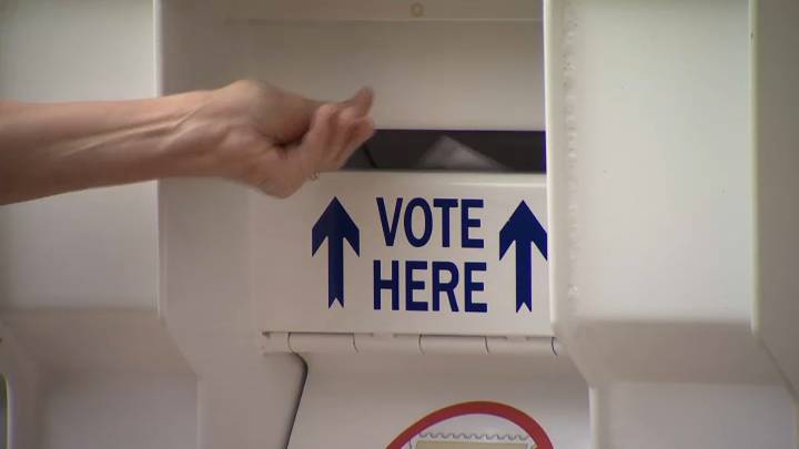 Inician votaciones en California sobre nuevos mapas de distritos