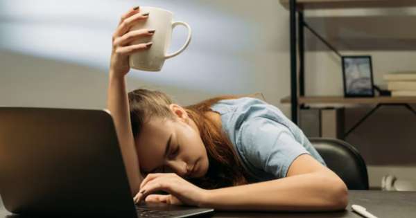 Extienden la jornada laboral: el país europeo que decidió alargar el día de trabajo a 13 horas