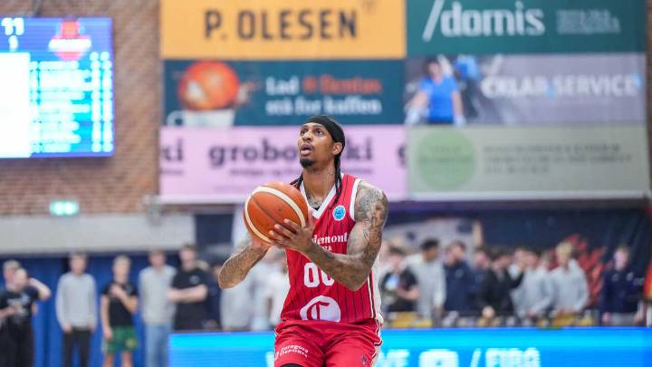 Bell-Haynes y Robinson denuncian conductas racistas en Dinamarca: "Sonidos de monos mientras lanzamos tiros libres"