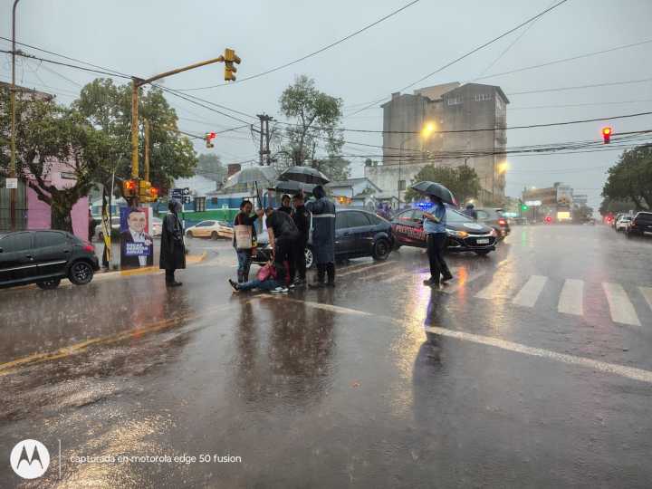 Buenas noticias tras el susto: la peatón atropellada en el centro de Oberá sufrió lesiones leves