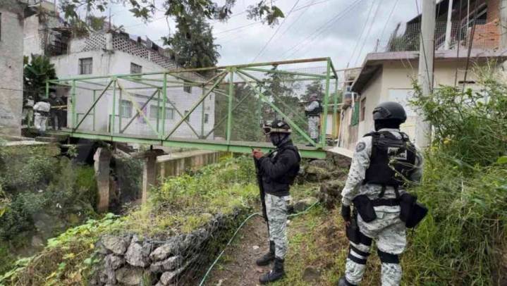 Localizan cuerpo de un hombre en canal de Naucalpan