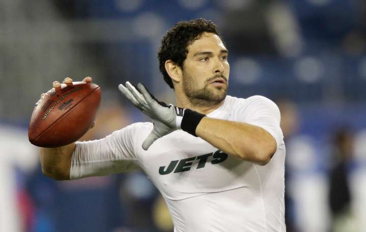 Former NFL star hospitalized after being stabbed in Indianapolis