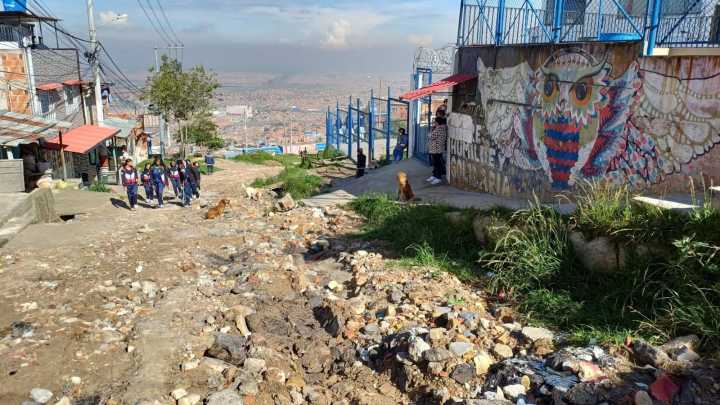 Vía en mal estado en comuna 4 tendrá intervención definitiva