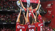 El Diablo chamusca a los Gallos con festejo incluido