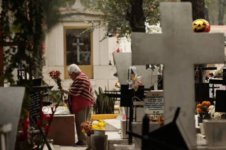 Las madres de México cuentan tumbas mientras los líderes cuentan triunfos políticos