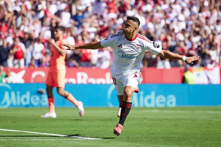 Con gol de Alexis Sánchez: Sevilla da el golpe y goleó a un mermado Barcelona en La Liga